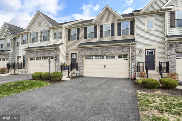 4273 SECRETARIAT ST, Harrisburg, PA 17112