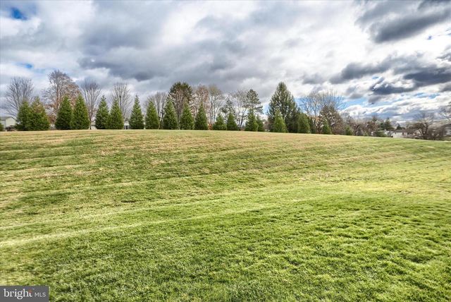 4273 SECRETARIAT ST, Harrisburg, PA 17112