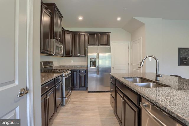 4273 SECRETARIAT ST, Harrisburg, PA 17112