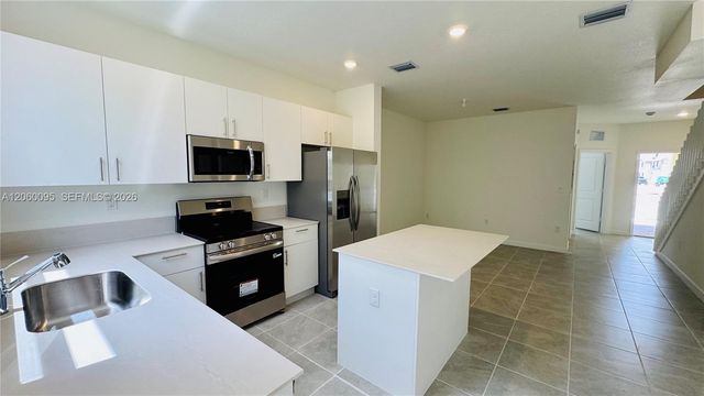 2632 SE 27th Dr, Homestead, FL 33035