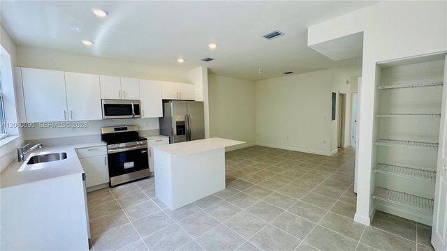 2632 SE 27th Dr, Homestead, FL 33035