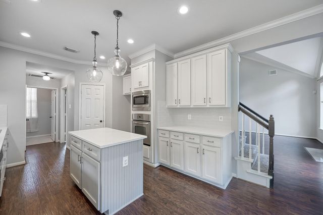 14 S Bristol Oak Circle, The Woodlands, TX 77382