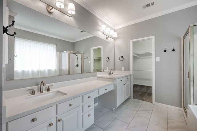 14 S Bristol Oak Circle, The Woodlands, TX 77382