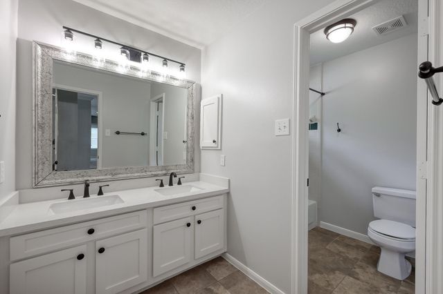 14 S Bristol Oak Circle, The Woodlands, TX 77382