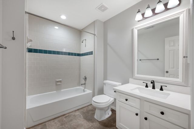 14 S Bristol Oak Circle, The Woodlands, TX 77382