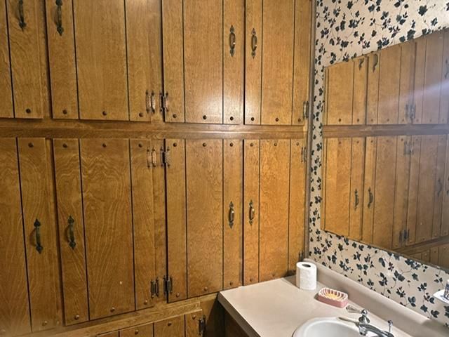 519 W BJORNSTAD STREET, Owen, WI 54460