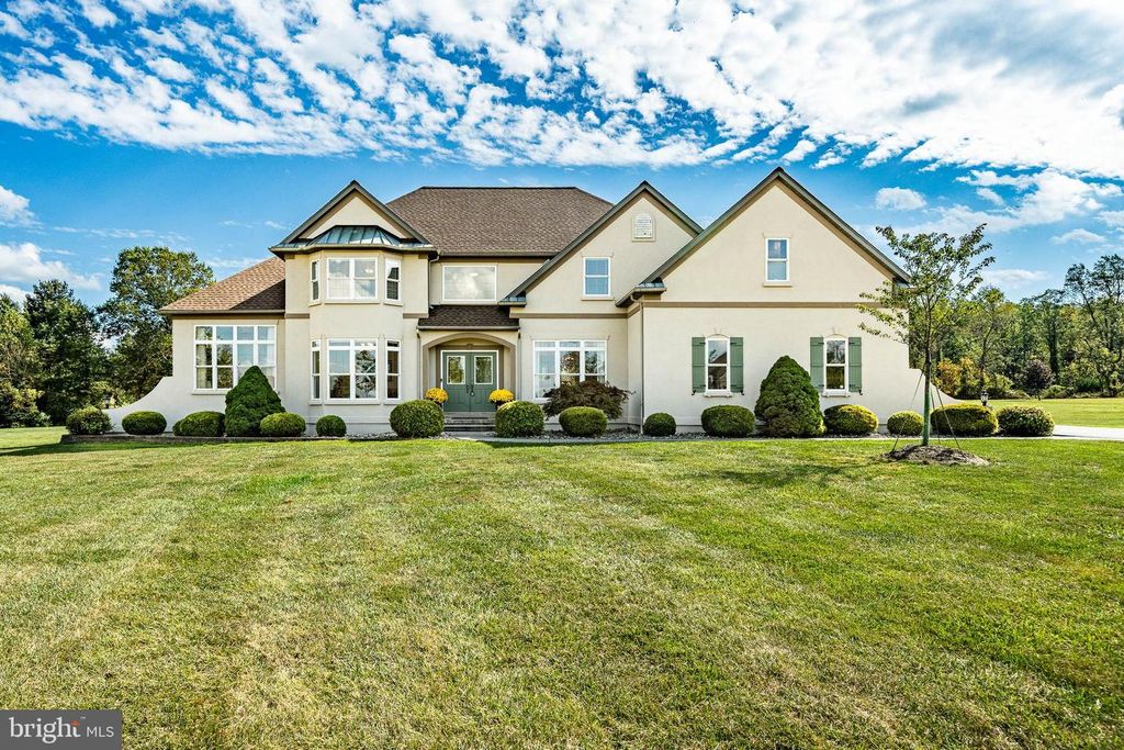 174 BLACKWOOD LN, Douglassville, PA 19518