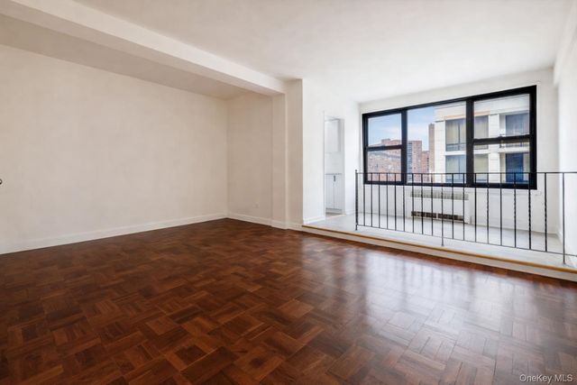 98-40 64 Avenue 7J, Rego Park, NY 11374