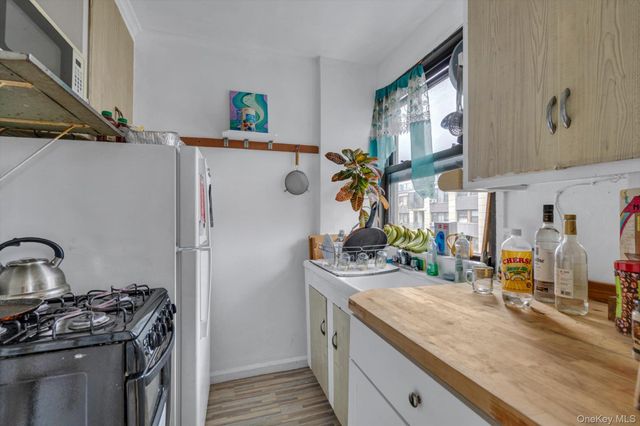 98-40 64 Avenue 7J, Rego Park, NY 11374