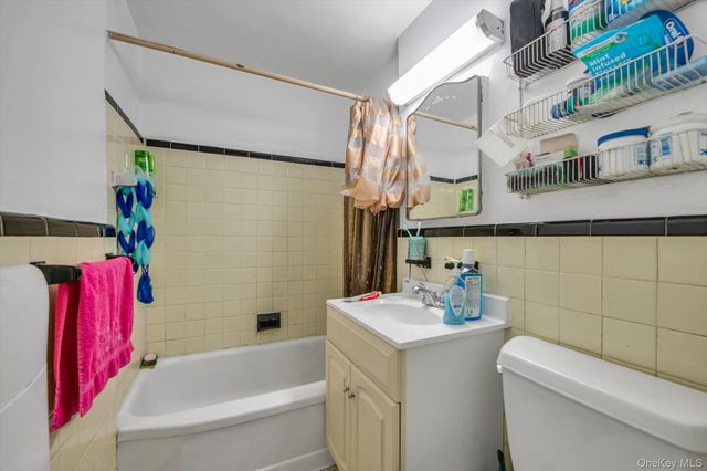 98-40 64 Avenue 7J, Rego Park, NY 11374