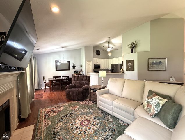 219 Creekview Circle, Mooresville, IN 46158