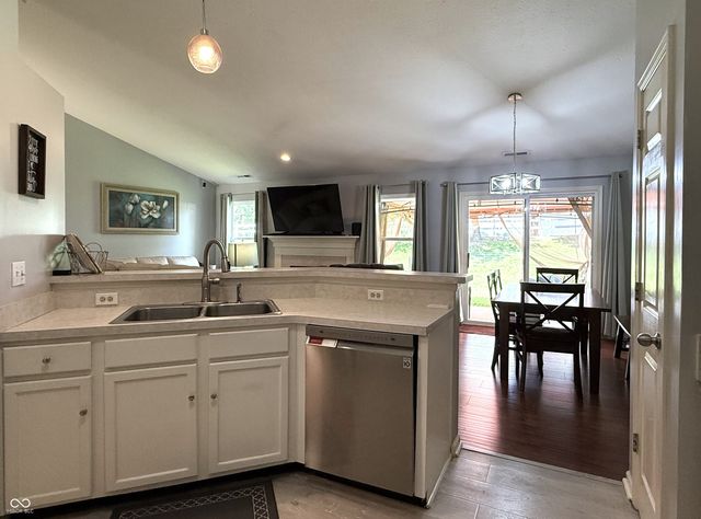 219 Creekview Circle, Mooresville, IN 46158