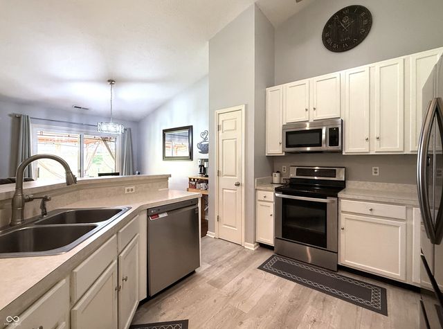 219 Creekview Circle, Mooresville, IN 46158