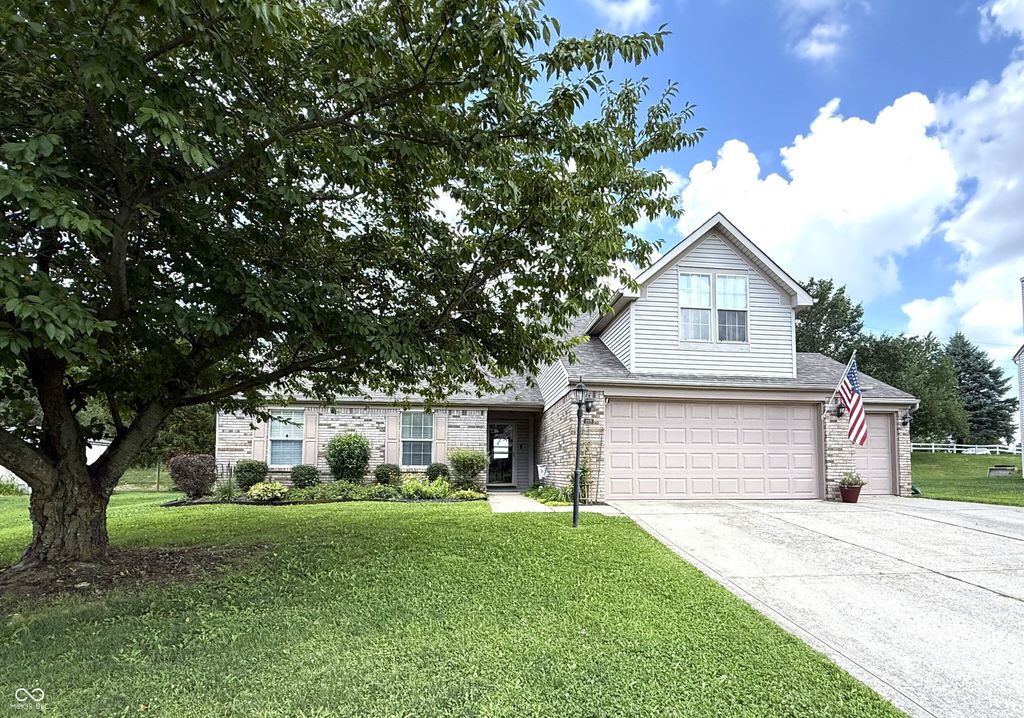 219 Creekview Circle, Mooresville, IN 46158