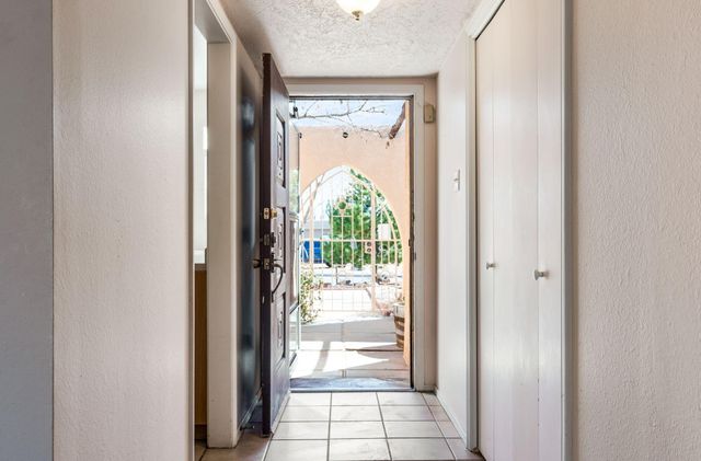 10225 Keeping Drive NW, Albuquerque, NM 87114