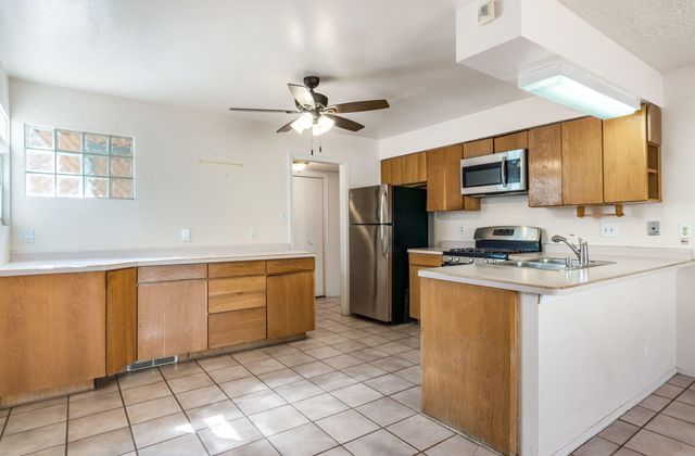10225 Keeping Drive NW, Albuquerque, NM 87114