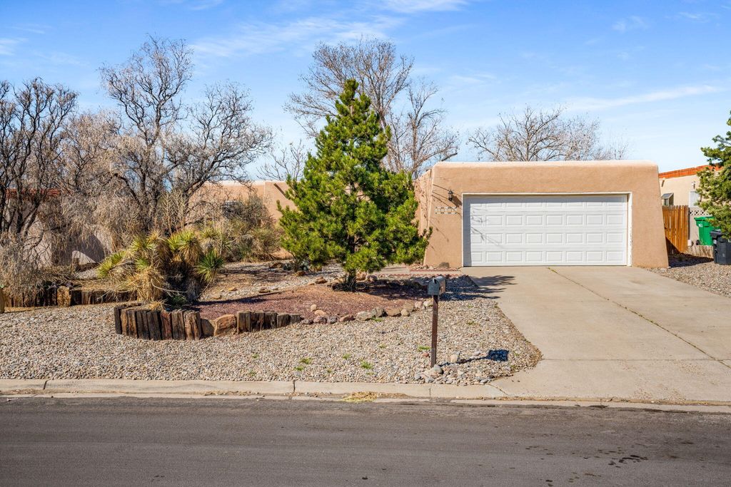 10225 Keeping Drive NW, Albuquerque, NM 87114