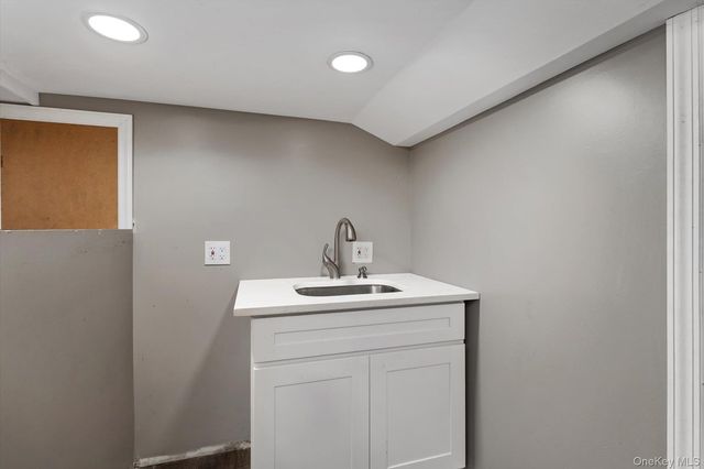 140 Park Avenue, Roosevelt, NY 11575
