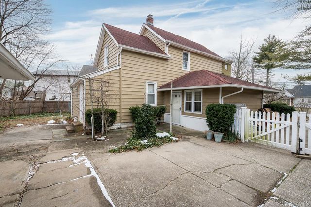 140 Park Avenue, Roosevelt, NY 11575