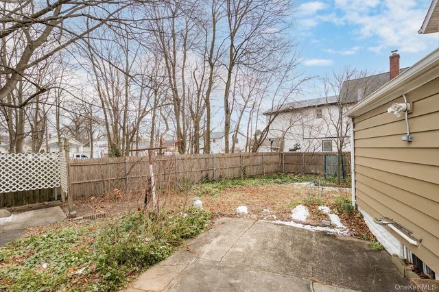 140 Park Avenue, Roosevelt, NY 11575