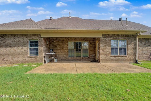 3605 S New Pointe Drive, Southaven, MS 38672