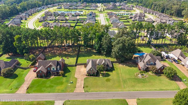 3605 S New Pointe Drive, Southaven, MS 38672