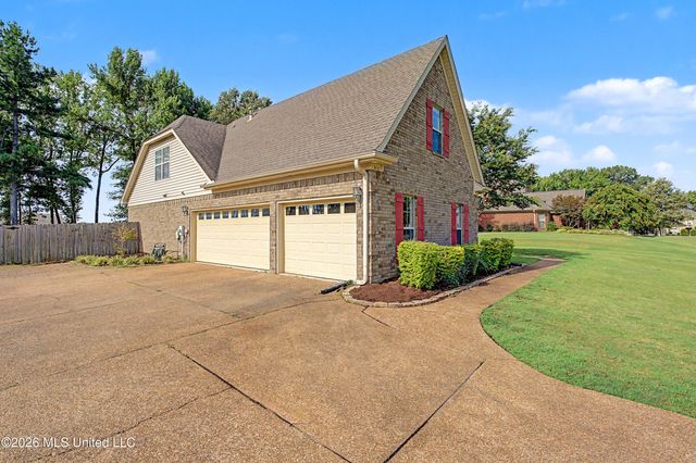 3605 S New Pointe Drive, Southaven, MS 38672
