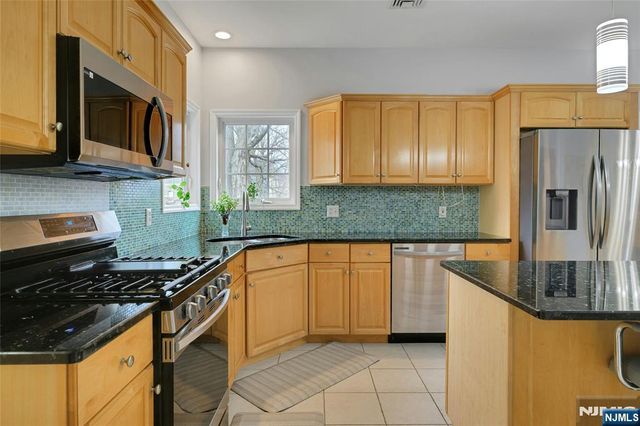 123 Livingston Avenue, Livingston, NJ 07039