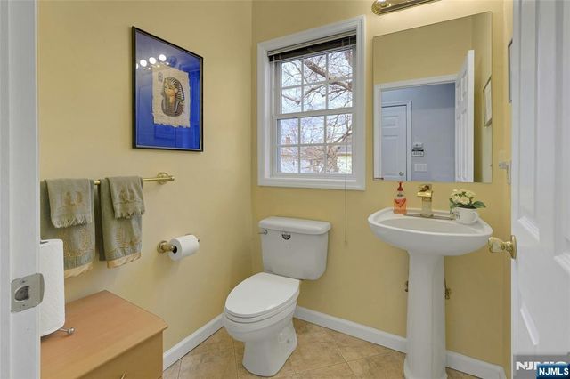123 Livingston Avenue, Livingston, NJ 07039