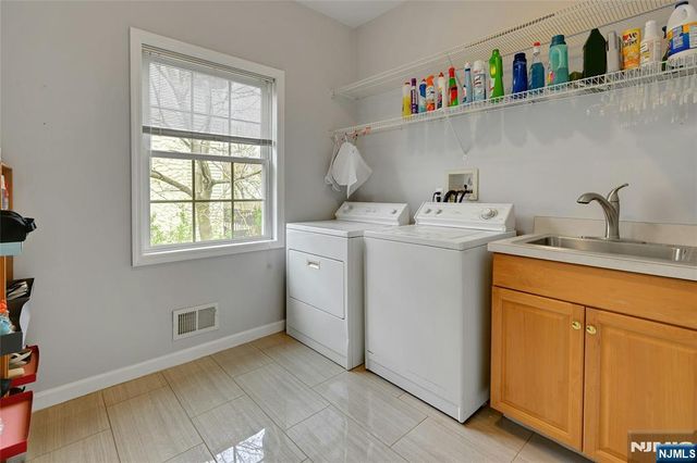 123 Livingston Avenue, Livingston, NJ 07039