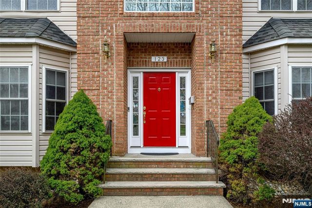 123 Livingston Avenue, Livingston, NJ 07039