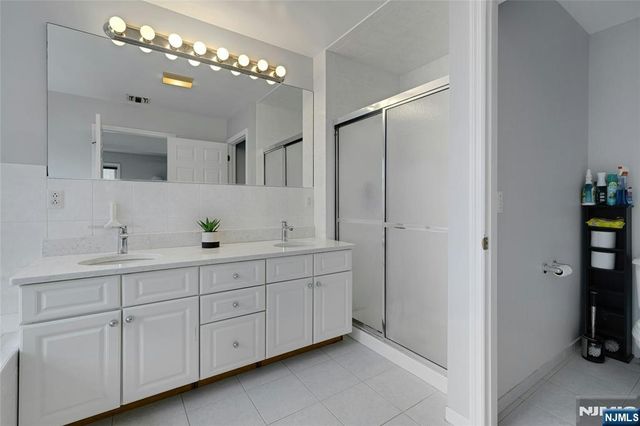 123 Livingston Avenue, Livingston, NJ 07039
