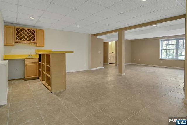 123 Livingston Avenue, Livingston, NJ 07039