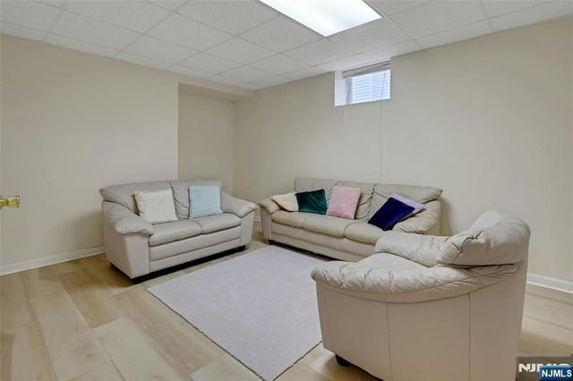 123 Livingston Avenue, Livingston, NJ 07039