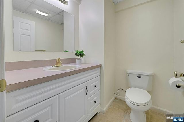 123 Livingston Avenue, Livingston, NJ 07039