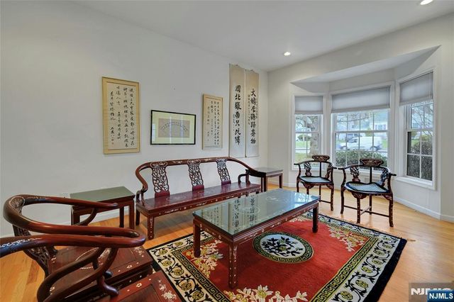 123 Livingston Avenue, Livingston, NJ 07039