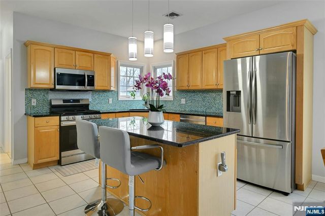 123 Livingston Avenue, Livingston, NJ 07039