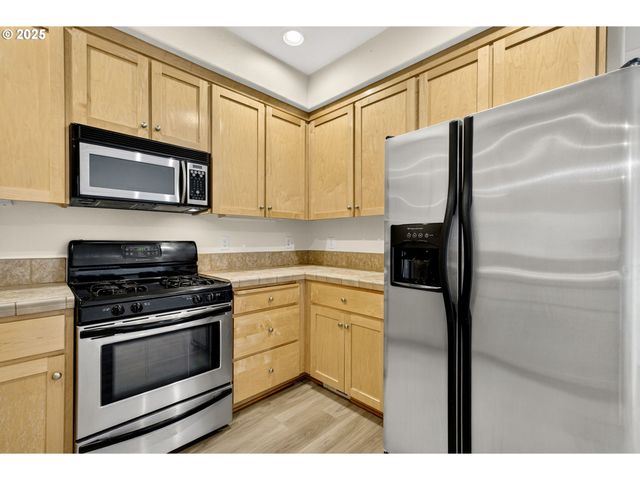 7872 Sw 31ST Ave 11, Portland, OR 97219