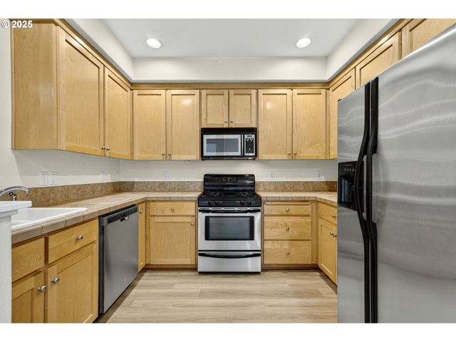 7872 Sw 31ST Ave 11, Portland, OR 97219