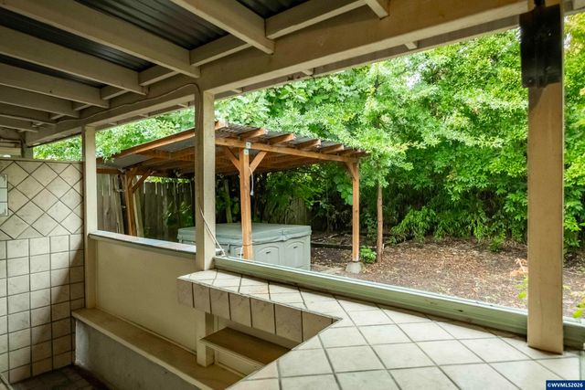 1610 NW Highland Dr, Corvallis, OR 97330