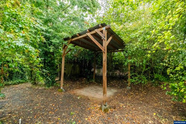1610 NW Highland Dr, Corvallis, OR 97330