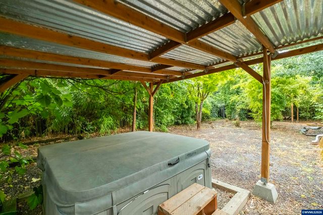 1610 NW Highland Dr, Corvallis, OR 97330