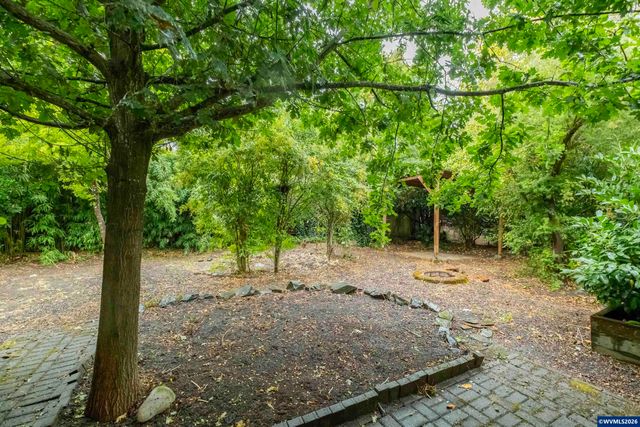 1610 NW Highland Dr, Corvallis, OR 97330