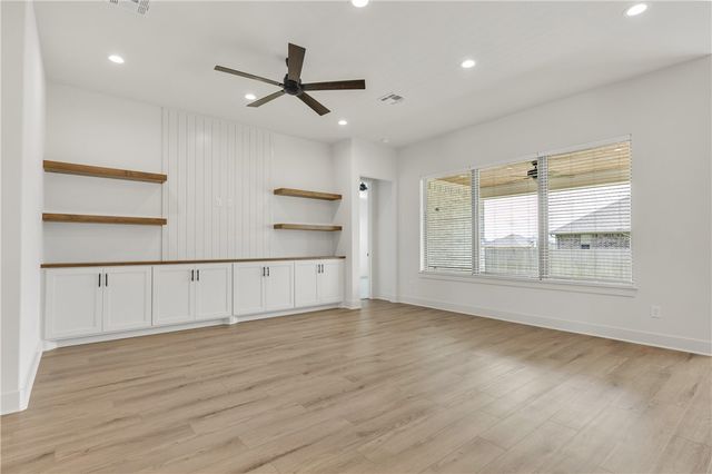 2901 Goldberg Drive, Bryan, TX 77808