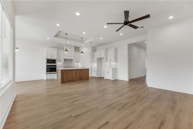 2901 Goldberg Drive, Bryan, TX 77808