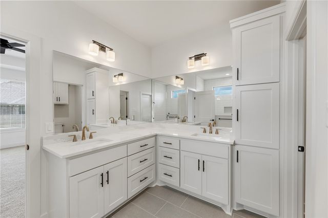 2901 Goldberg Drive, Bryan, TX 77808