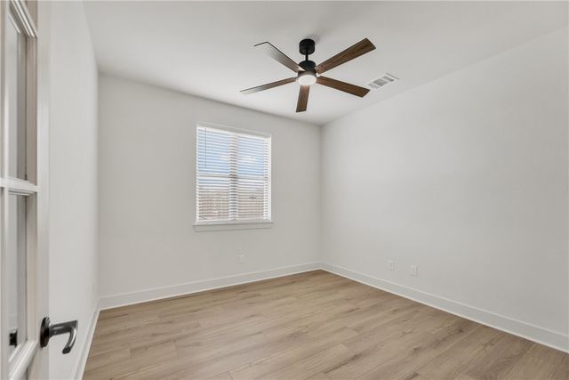2901 Goldberg Drive, Bryan, TX 77808
