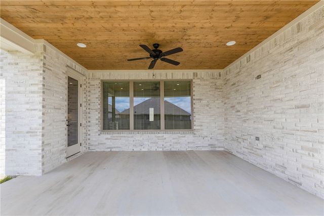 2901 Goldberg Drive, Bryan, TX 77808
