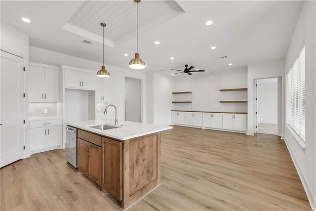 2901 Goldberg Drive, Bryan, TX 77808