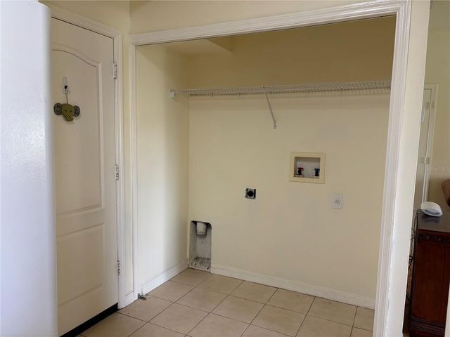 8914 IRON OAK, Tampa, FL 33647